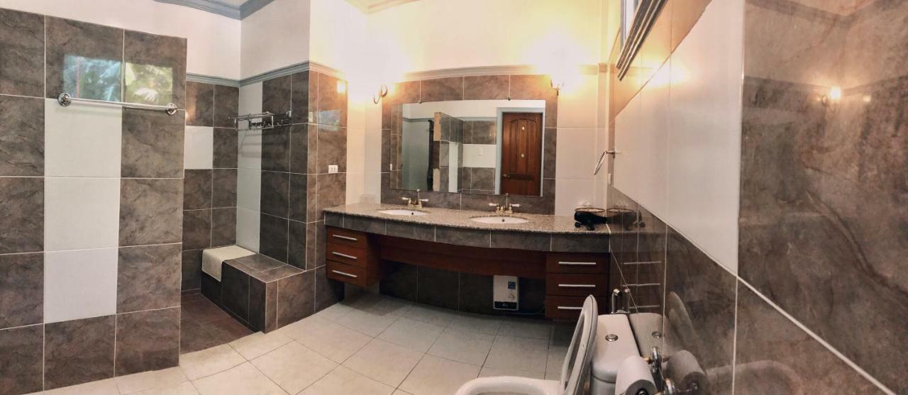 C气泡潜水度假村 C Bubble Diving Resort Dumaguete City Dış mekan fotoğraf